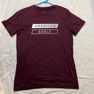 American Eagle Short sleeve maroon